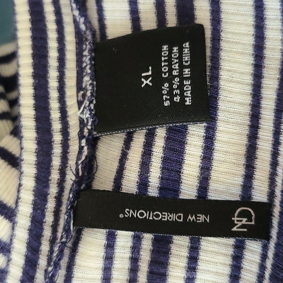 New Directions Ladies Dress - Picture 3 of 4